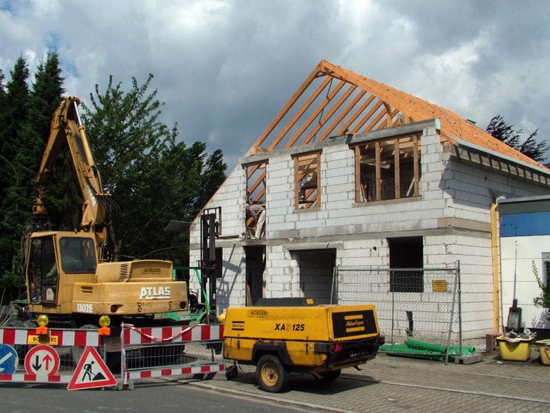 Vom Dachstuhl bis zum Dachsparren oder Dachgauben sind wir Ihr Ansprechpartner.